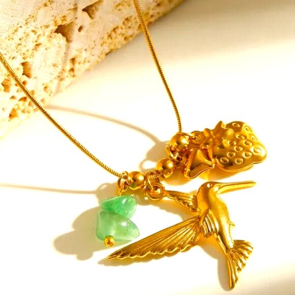 18K GOLD DIP CHARM NECKLACE FALCON GREEN STONE AND GOLD STRAWBERRY CHARM - Picture 1 of 1